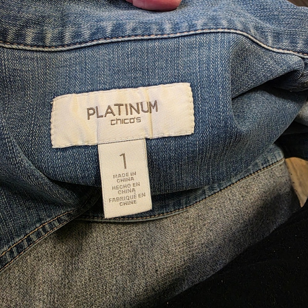 PLATINUM CHICOS Womens light‎ washDenim Jacket Rhinestones Size 1 (8)/(M) - Picture 5 of 11